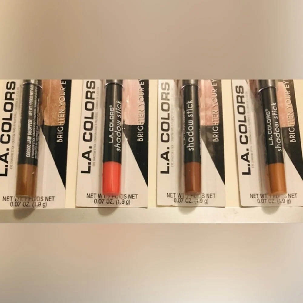 2pack Assorted Creamy metallic eye Shadow stick & marshmallow eye pencils‎ Free
